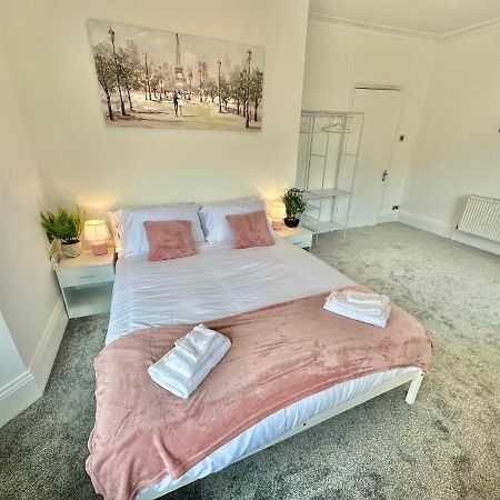Chic Apartment In Central Bournemouth With Parking المظهر الخارجي الصورة