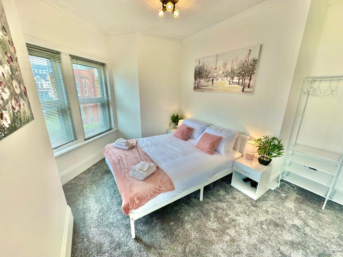 Chic Apartment In Central Bournemouth With Parking المظهر الخارجي الصورة