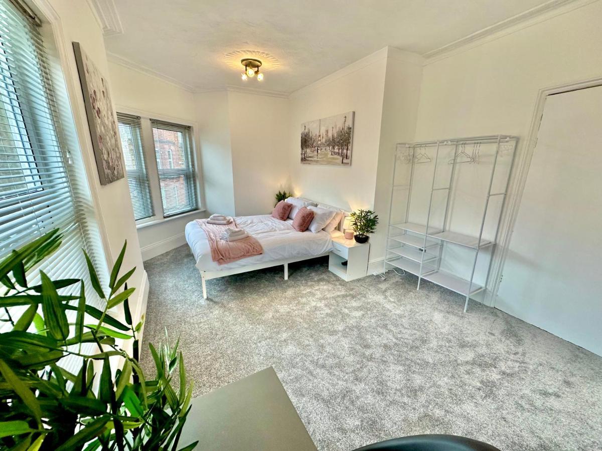 Chic Apartment In Central Bournemouth With Parking المظهر الخارجي الصورة