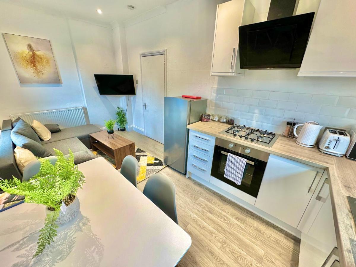 Chic Apartment In Central Bournemouth With Parking المظهر الخارجي الصورة