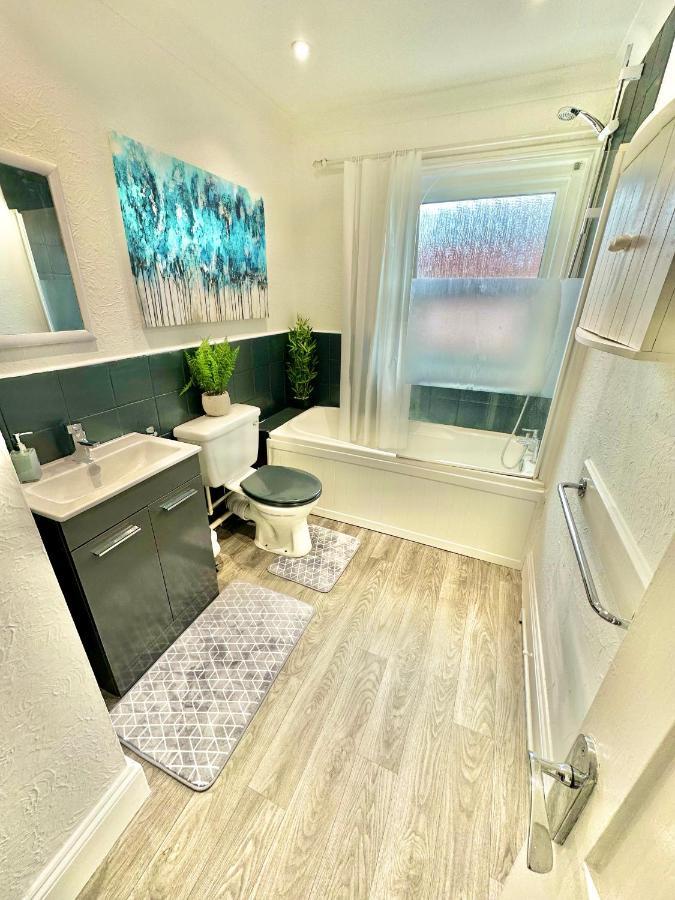 Chic Apartment In Central Bournemouth With Parking المظهر الخارجي الصورة
